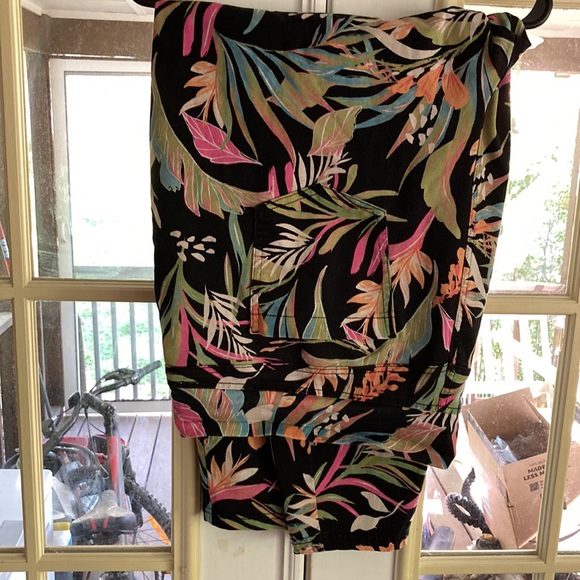 Tropical pants๐บ๐บ๐บ - Picture 3 of 17